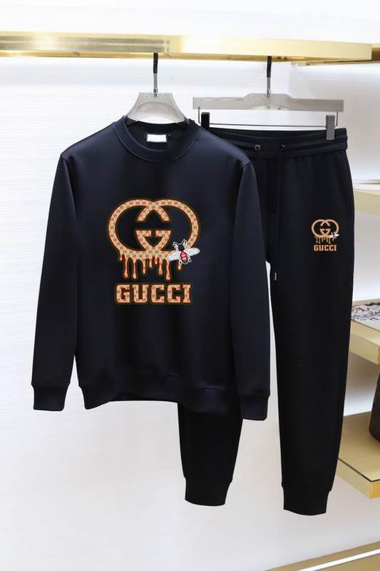 Gucci Men's Suits 331